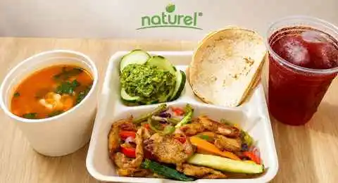 Sopa de pasta, Fajitas de pollo y Guacamole